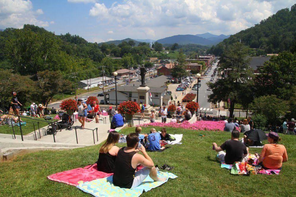 Blue Ridge Inn Sylva Bagian luar foto